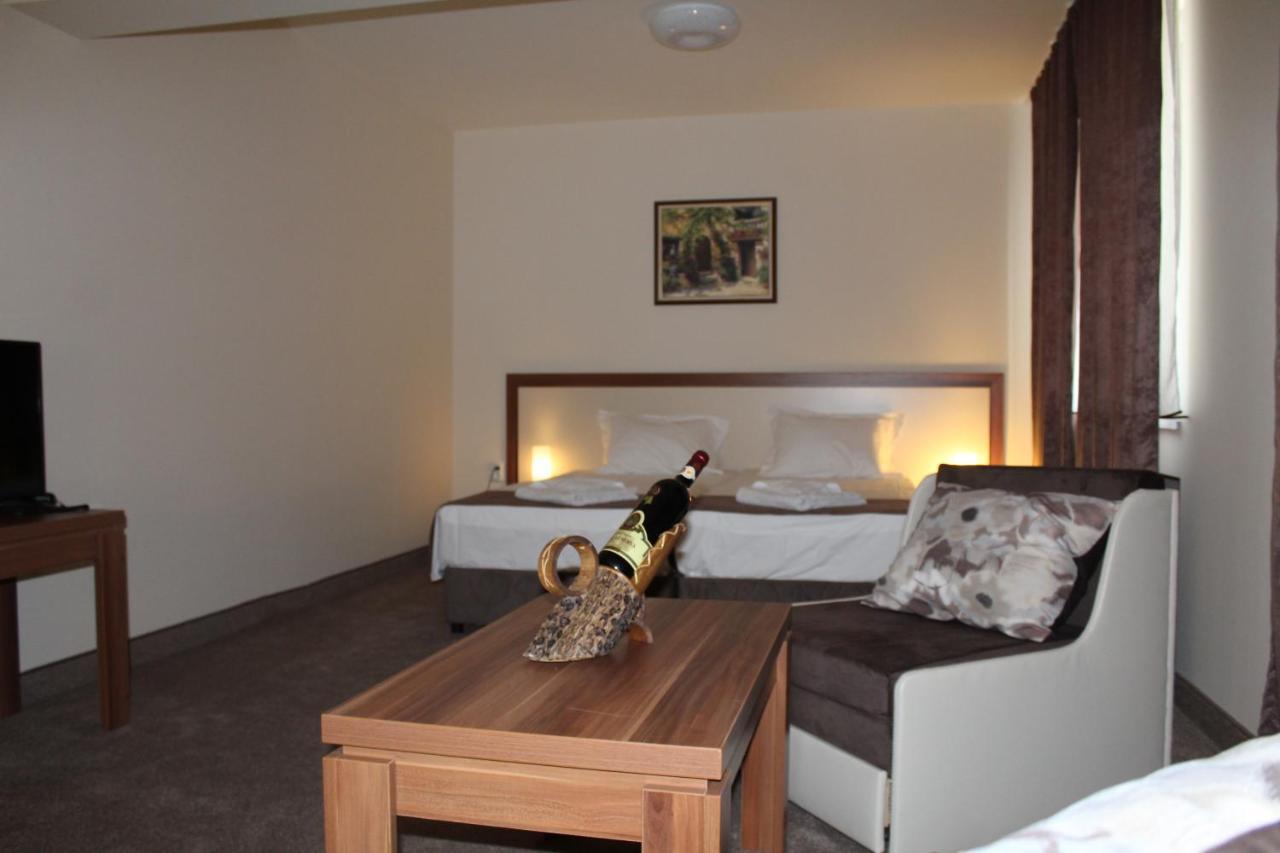 Family Hotel Bulgaria Kharmanli 외부 사진