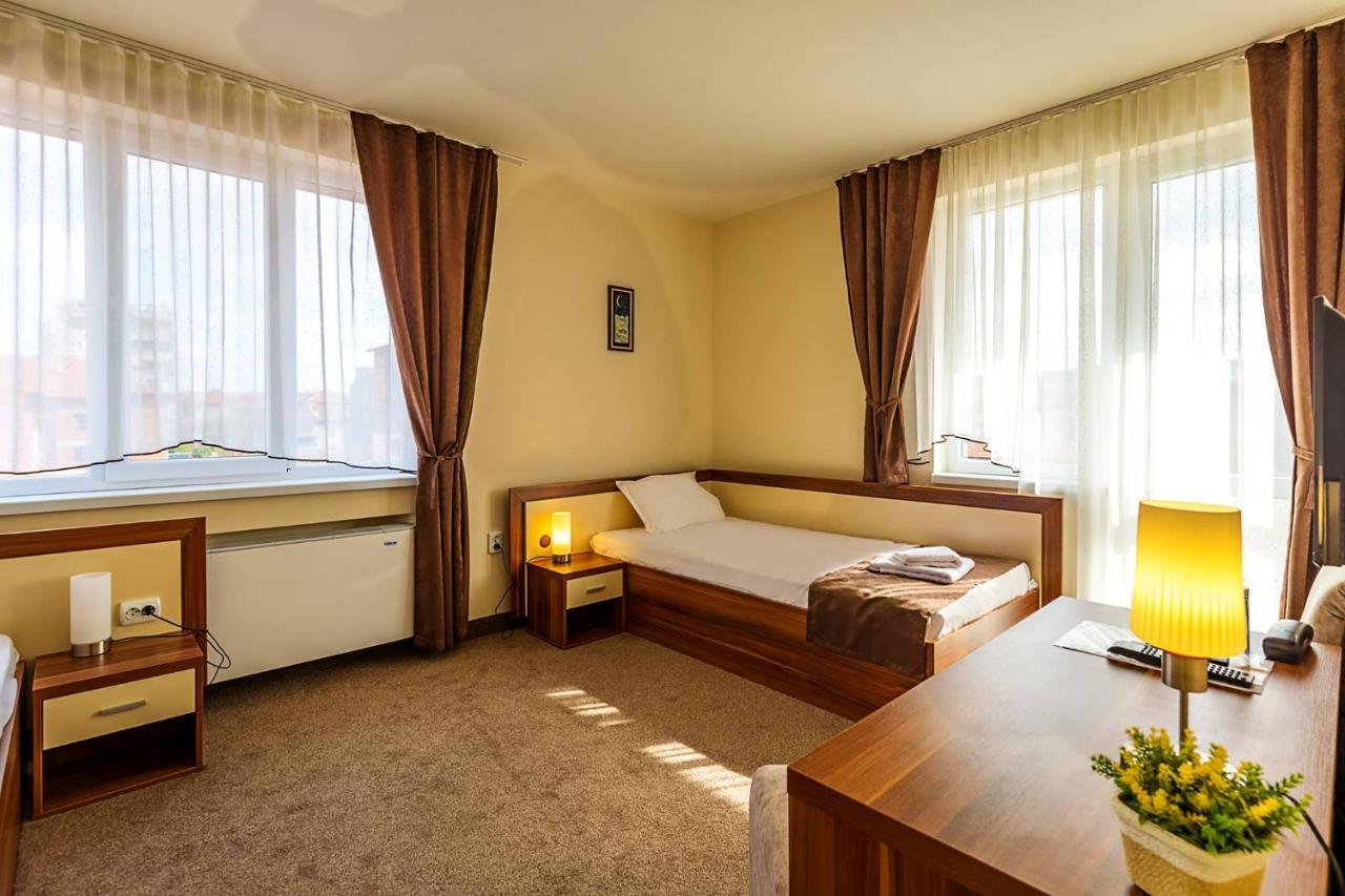 Family Hotel Bulgaria Kharmanli 외부 사진